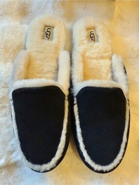 UGG Black Rubber Sole women's slipper with UGGpure size 9. NWT.